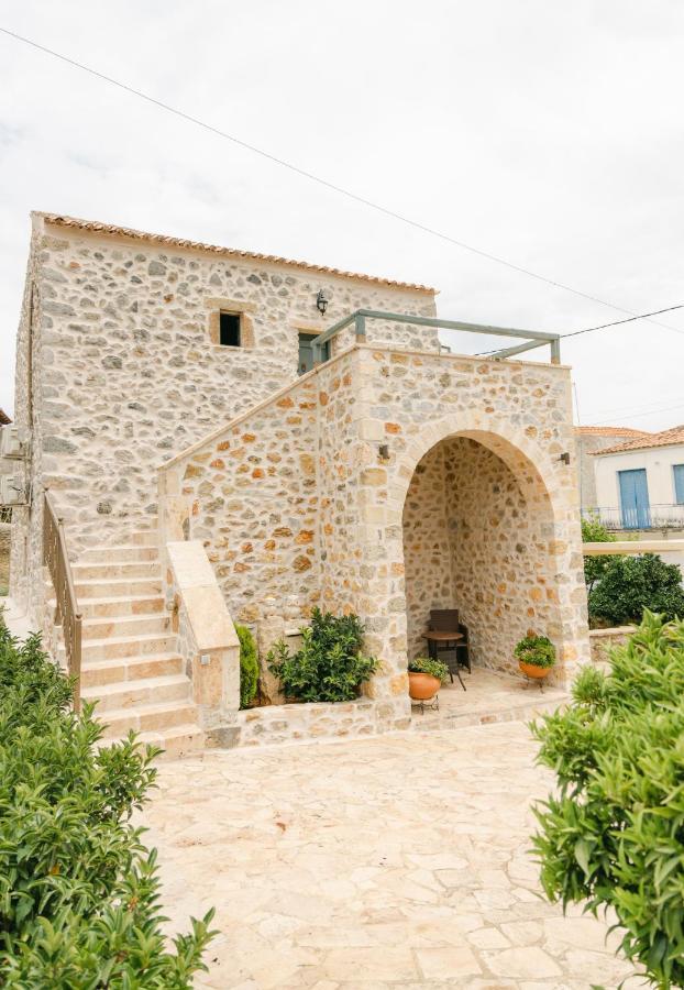La Tore Di Montenegro Githio Exterior foto